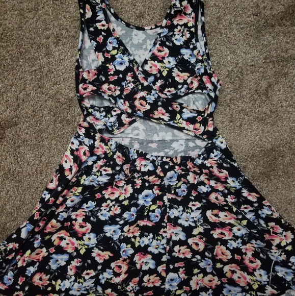 Floral dress - Picture 3 of 4